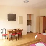 Dvorski * Baška Voda