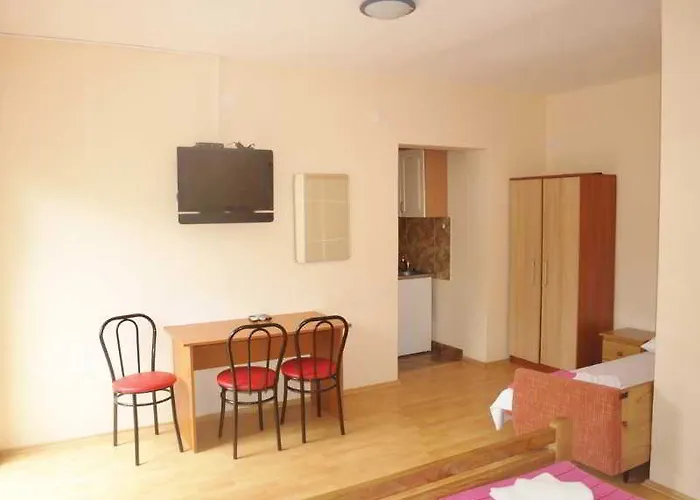 Dvorski * Baška Voda