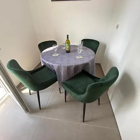 Dvorski Apartman Baska Voda