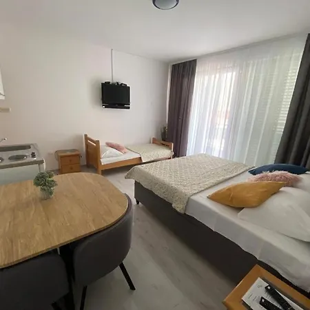 Dvorski Baška Voda