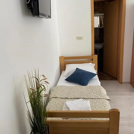 Dvorski * Baška Voda