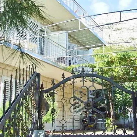 Dvorski Appartement *