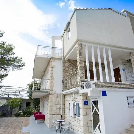Dvorski Apartamento *