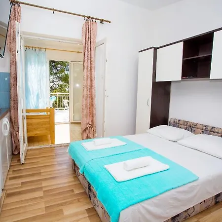 Dvorski شقة *