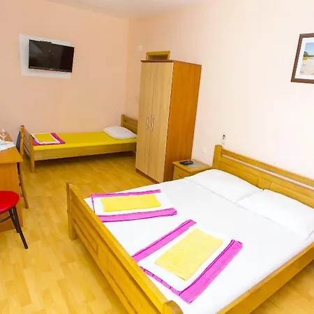 Dvorski * Baška Voda