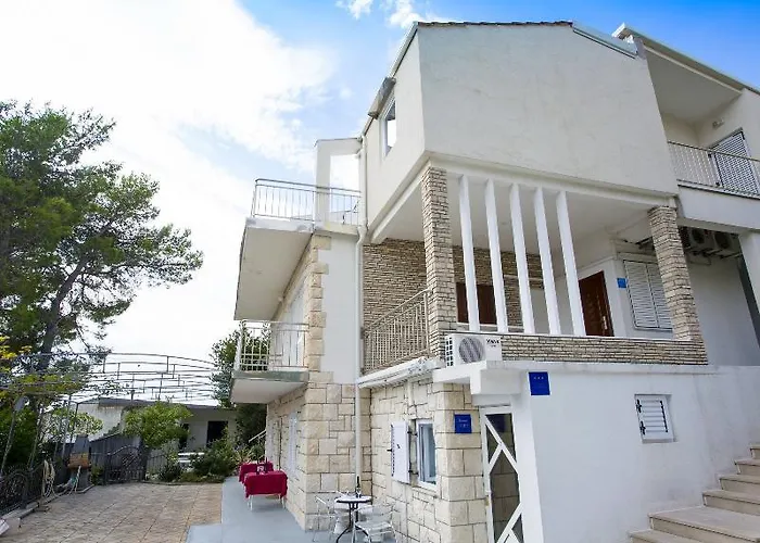 Dvorski アパート *